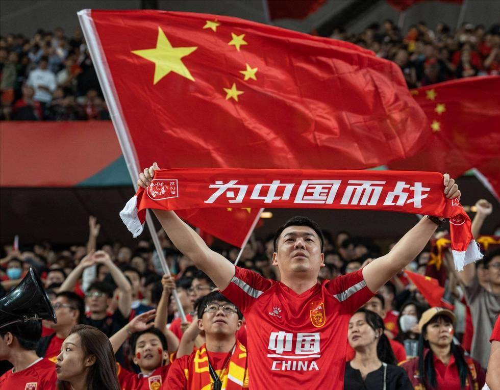 上海海港3-0大胜浙江队 掌握中超争冠主动权