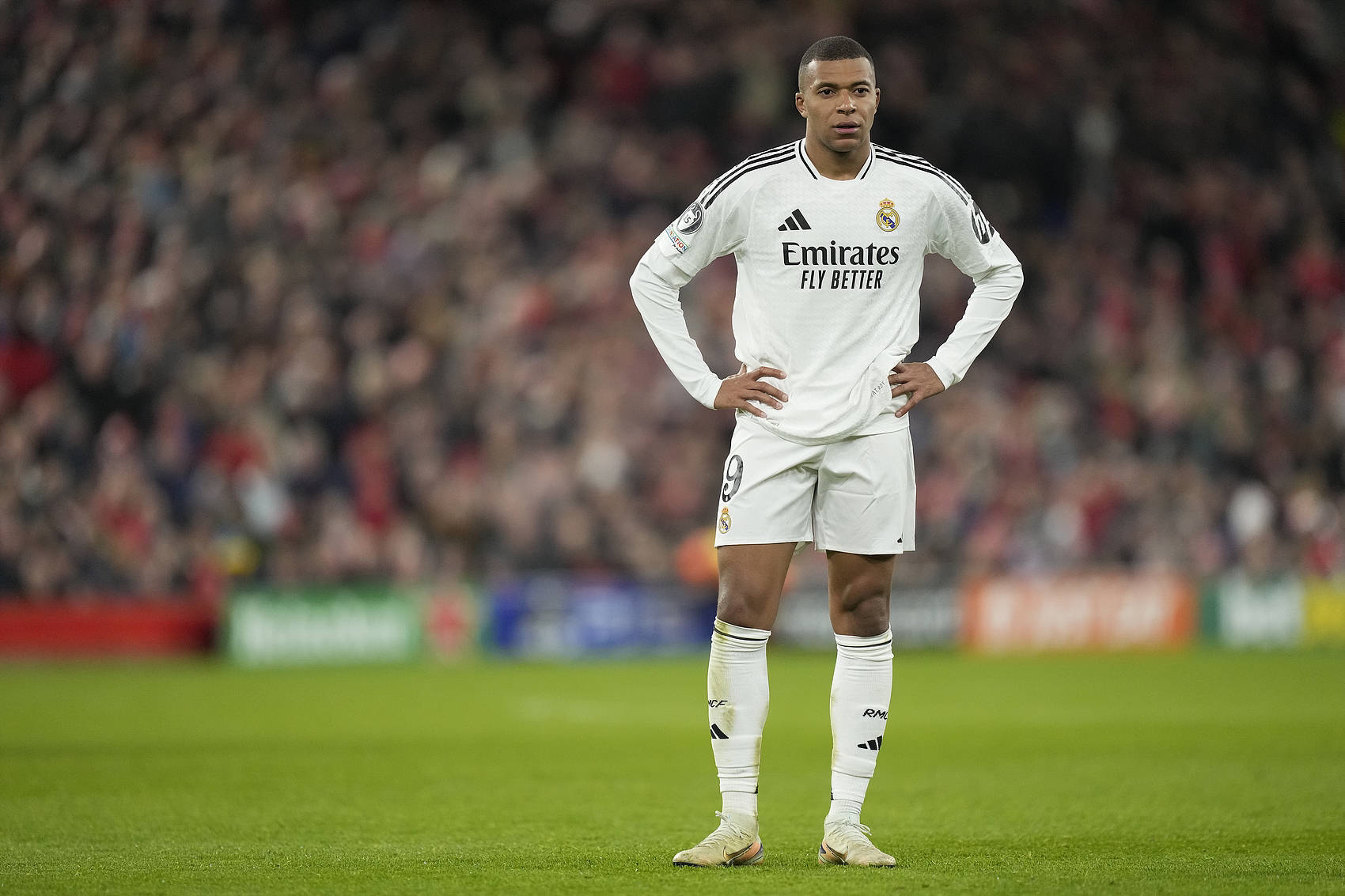 斯洛特怒了！回击利物浦“踢得无聊”指责，直言锋线缺人难进攻