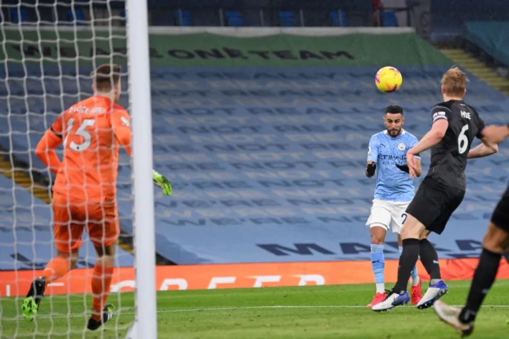 TA：怒火掩盖不了球队现实，莫耶斯面临的难题堆积如山